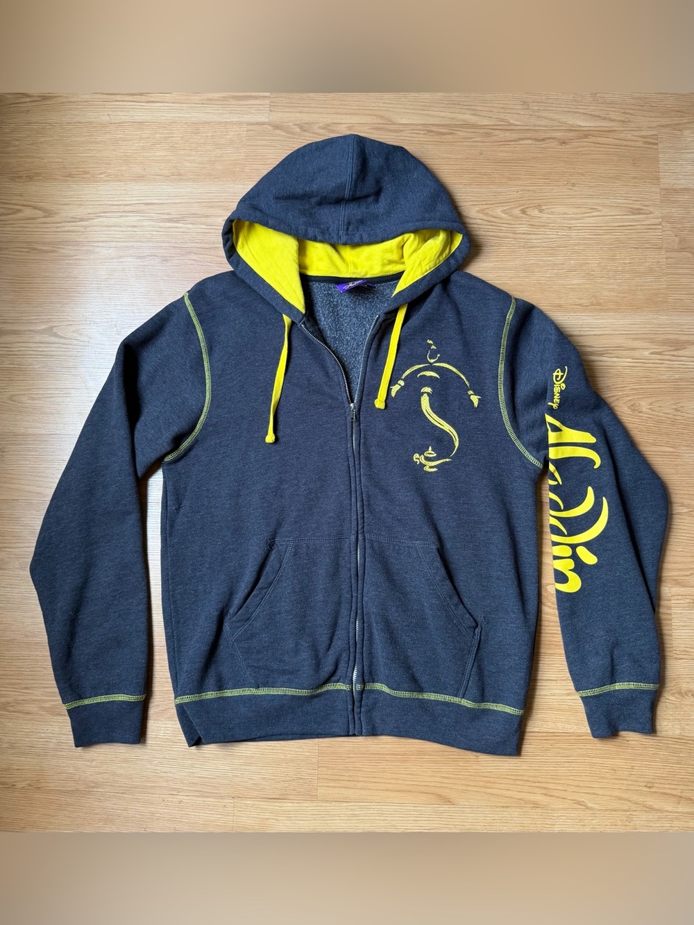 Vintage Disney “Aladdin” Hoodie Full Zipper Sweater w/ “Aladdin” Graffiti Sleeve